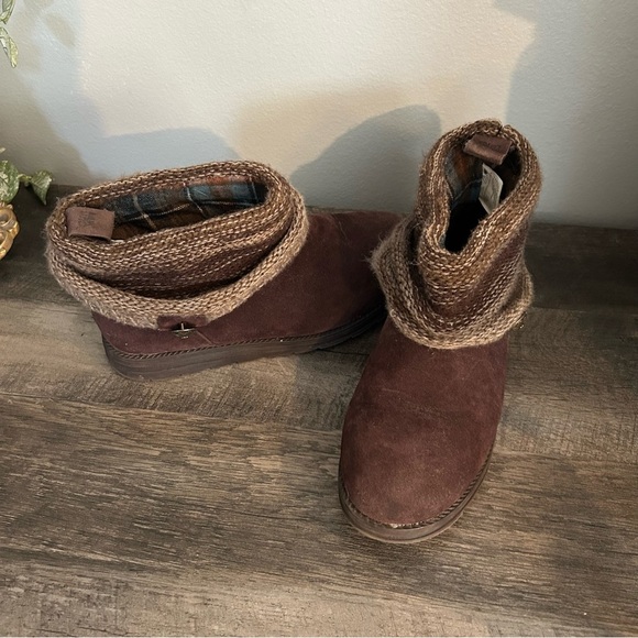 Muk Luks Dark Brown Faux Suede & Knit Patti Boots Ankle Booties Women's Size 7 - Picture 2 of 5